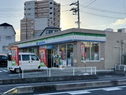 【コンビニエンスストア】ファミリーマート　緑境松店まで1471ｍ