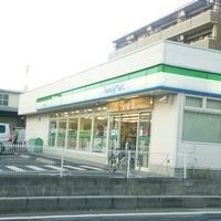 【コンビニエンスストア】ファミリーマート　越谷西方店まで320ｍ