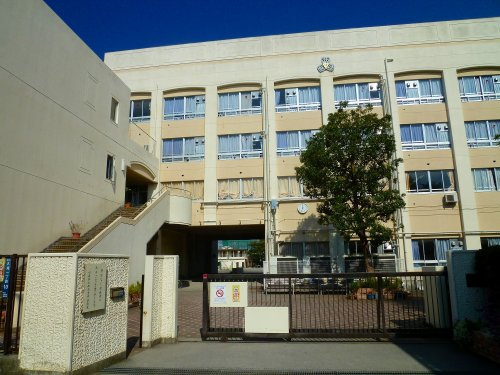 【中学校】川崎市立西高津中学校まで1075ｍ