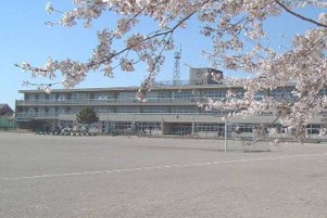 【小学校】伊勢崎市立あずま南小学校まで1301ｍ