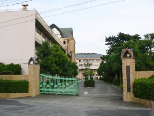 【小学校】越谷市立増林小学校まで400ｍ