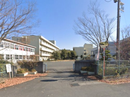【中学校】吉見中学校まで2837ｍ