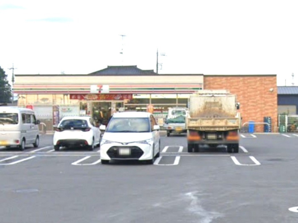 【コンビニエンスストア】セブンイレブン吉見町東店まで570ｍ