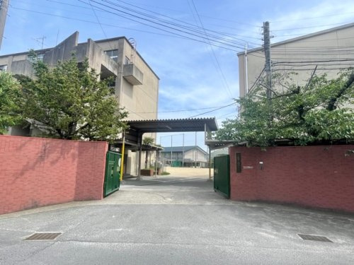 【中学校】梅津中学校まで729ｍ