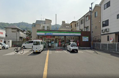 【コンビニエンスストア】ファミリーマート　きしざわ新石切北店まで759ｍ