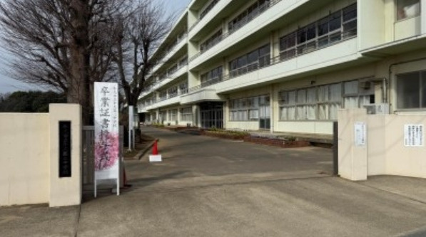 【中学校】牛久市立牛久第三中学校まで1151ｍ