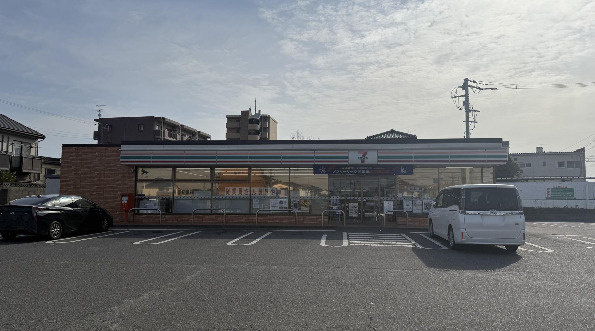 【コンビニエンスストア】セブンイレブン　牛久刈谷団地入口店まで731ｍ