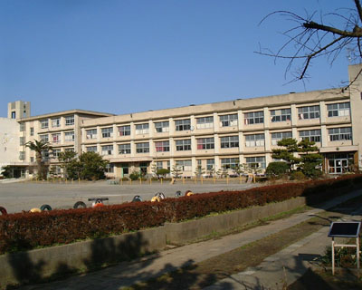 【小学校】三浦市立初声小学校まで1141ｍ