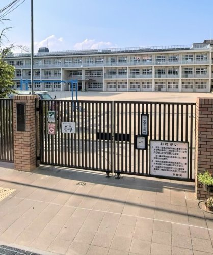 【小学校】尼崎市立上坂部小学校まで263ｍ
