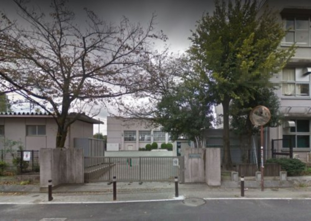 【小学校】松丘小学校まで651ｍ