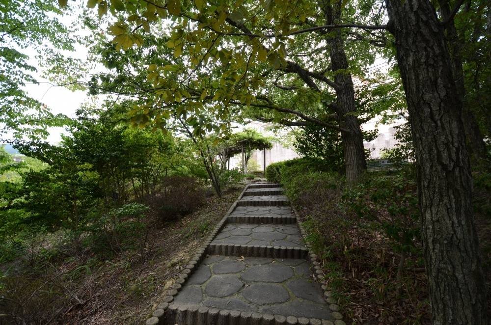 【公園】西林公園まで573ｍ
