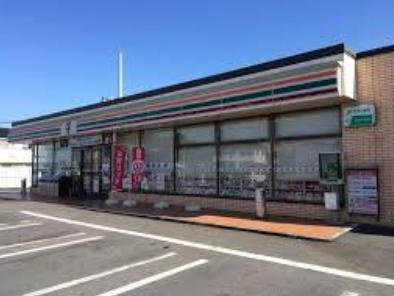【コンビニエンスストア】セブンイレブン　久喜菖蒲町三箇店まで1000ｍ