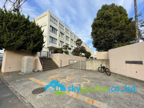 【小学校】藤沢市立御所見小学校まで435ｍ