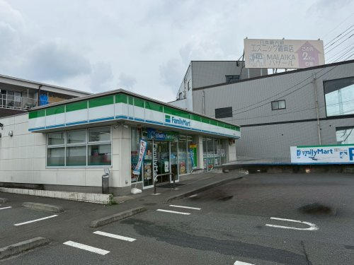 【コンビニエンスストア】ファミリーマート　多摩瑞穂店まで565ｍ