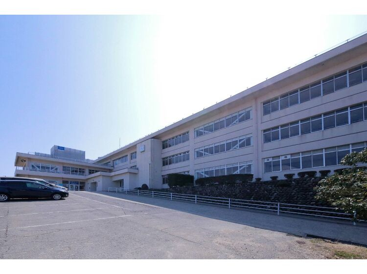 【小学校】辰口中央小学校まで706ｍ