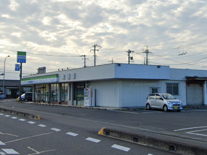 【コンビニエンスストア】ファミリーマート　永田屋たかさい店まで826ｍ