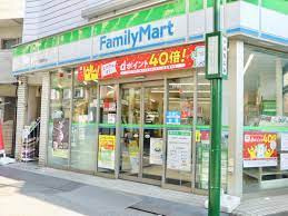 【コンビニエンスストア】ファミリーマート　新宿中井駅前店まで367ｍ