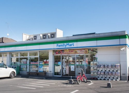 【コンビニエンスストア】ファミリーマート　八王子陣馬街道店まで320ｍ