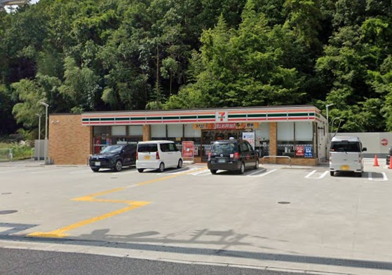 【コンビニエンスストア】セブンイレブン　川西一庫店まで1984ｍ