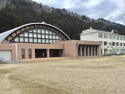 【中学校】朽木中学校まで252ｍ