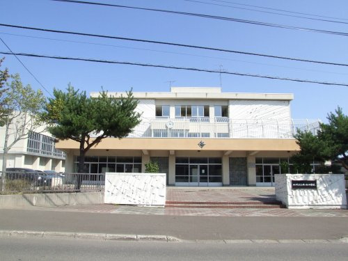 【中学校】札幌市立南が丘中学校まで450ｍ