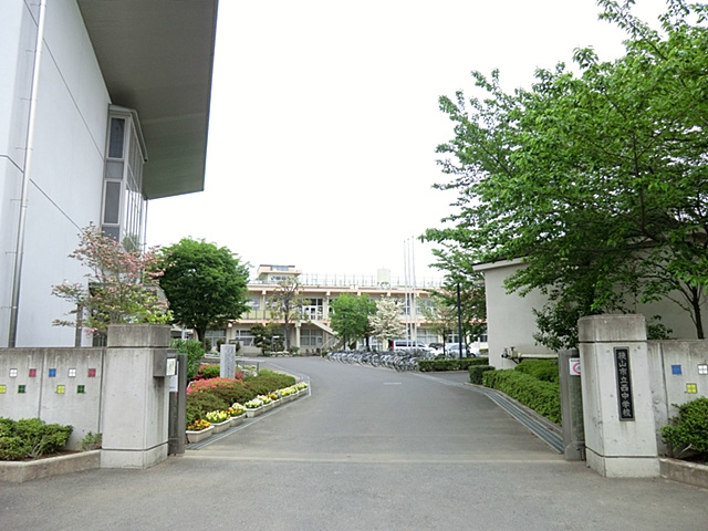 【中学校】狭山市立　西中学校まで2700ｍ