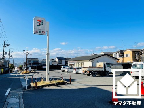 【コンビニエンスストア】セブンイレブン　深草大亀谷店まで458ｍ