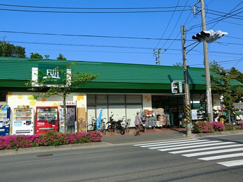 【スーパー】ＦＵＪＩ上中里店まで823ｍ