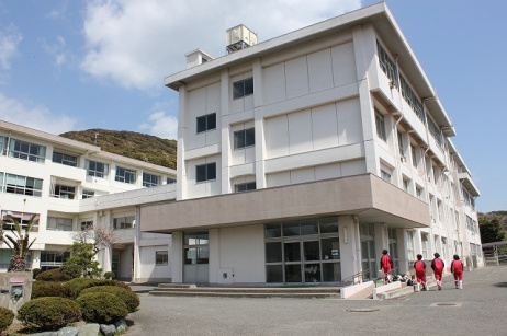 【中学校】野比中学校まで426ｍ