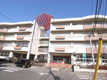 【小学校】宇都宮市立　富士見小学校まで809ｍ