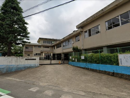 【小学校】松戸市立常盤平第三小学校まで1123ｍ