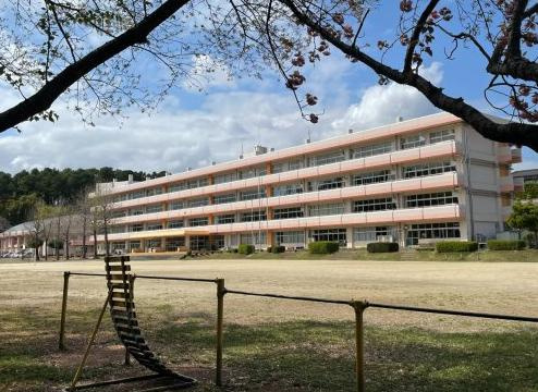 【小学校】取手市立取手西小学校まで1100ｍ
