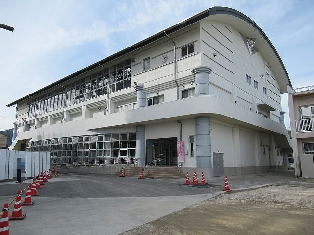 【小学校】高岡第一小学校まで731ｍ