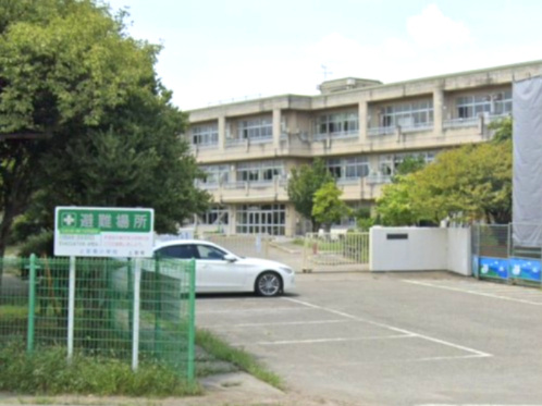 【小学校】上里町立上里東小学校まで771ｍ