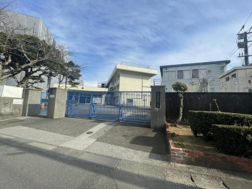【小学校】高知市立潮江南小学校まで740ｍ