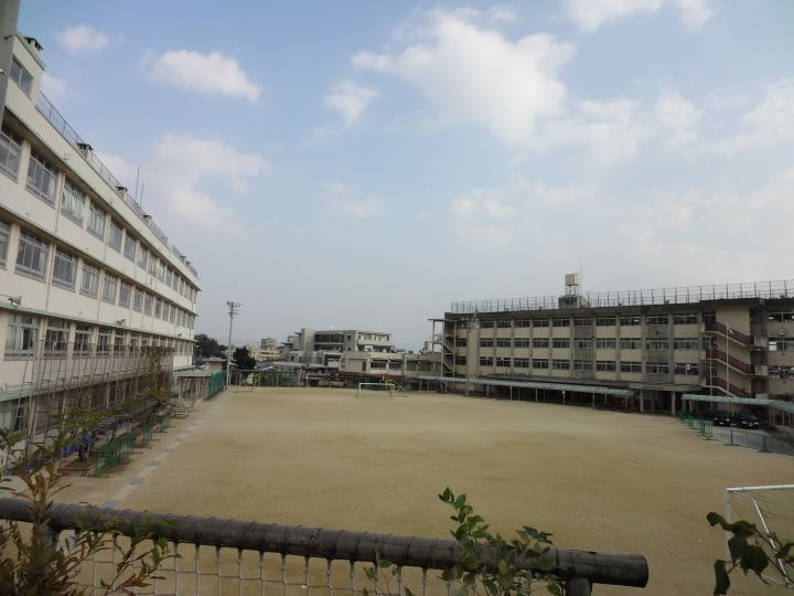 【小学校】古田小学校まで555ｍ