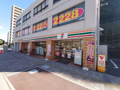 【コンビニエンスストア】セブンイレブン　広島大芝水門東店まで551ｍ