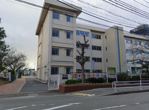 【小学校】末成小学校まで667ｍ