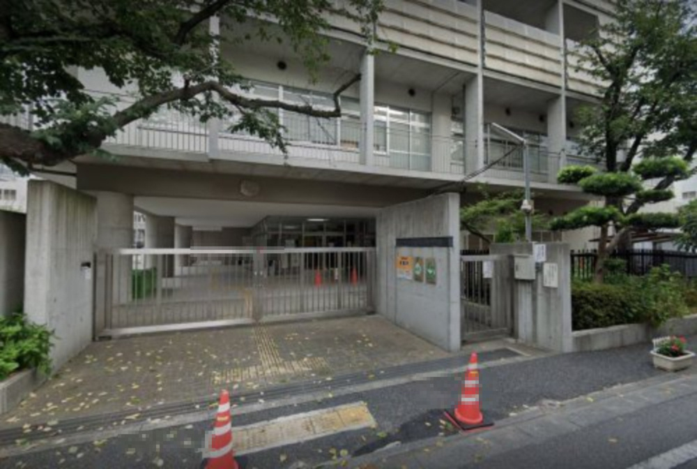 【中学校】西新宿中学校まで797ｍ