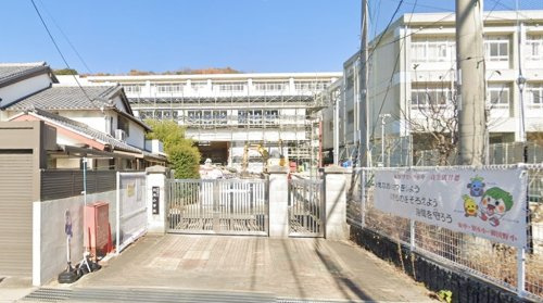 【小学校】姫路市立別所小学校まで837ｍ