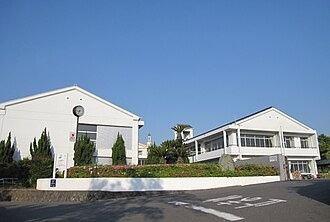 【中学校】淡路市立津名中学校まで5547ｍ