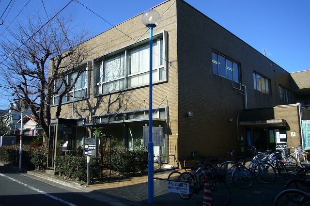 【図書館】千早図書館まで769ｍ