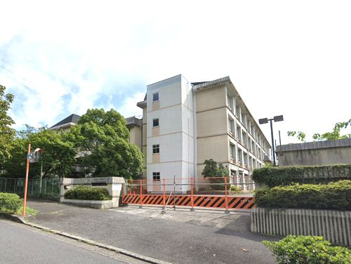 【中学校】厚木市立森の里中学校まで914ｍ