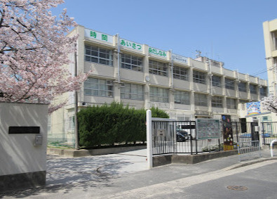【中学校】柏田中学校まで873ｍ
