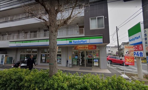 【コンビニエンスストア】ファミリーマート　町田中町三丁目店まで314ｍ