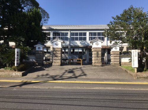 【小学校】姶良市立柁城小学校まで1204ｍ