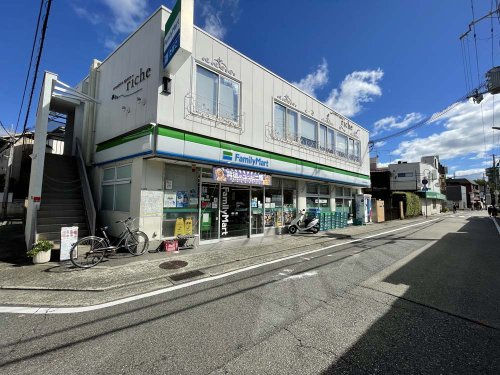 【コンビニエンスストア】ファミリーマート　阪急門戸厄神駅前店まで494ｍ