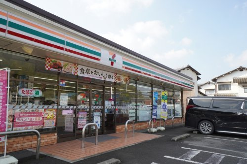 【コンビニエンスストア】セブンイレブン　多久小侍店まで1352ｍ