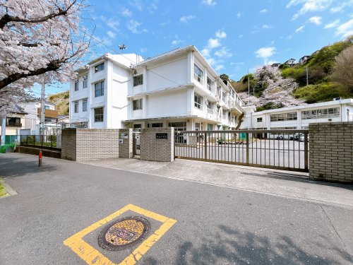 【小学校】沢山小学校まで358ｍ