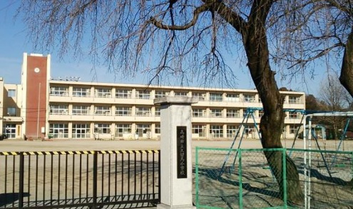 【小学校】高崎市立久留馬小学校まで736ｍ